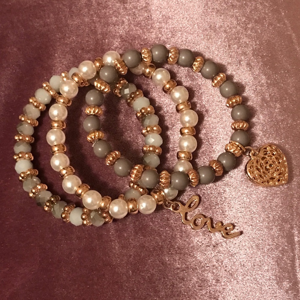 ✨NEW Set of 3 Stunning Handmade Bracelets w/ Box